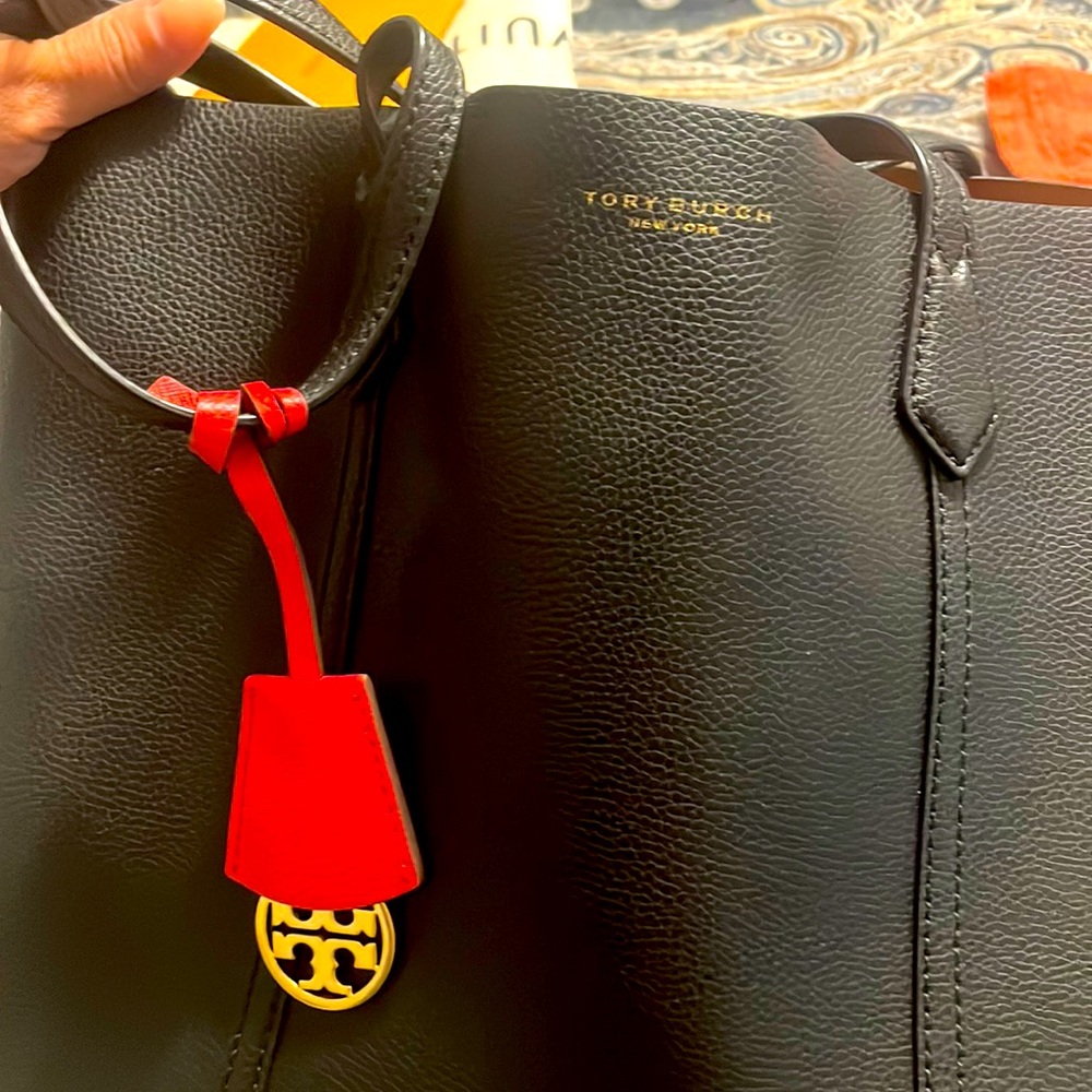 Authentic Tory Burch purse w dust bag